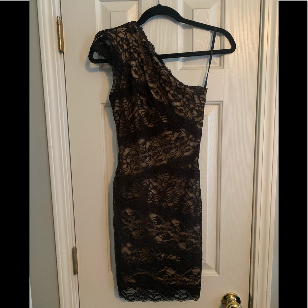 Lace one shoulder Bebe dress